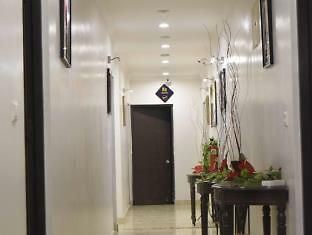 21 Milestone Hotel & Resort New Delhi Bagian luar foto